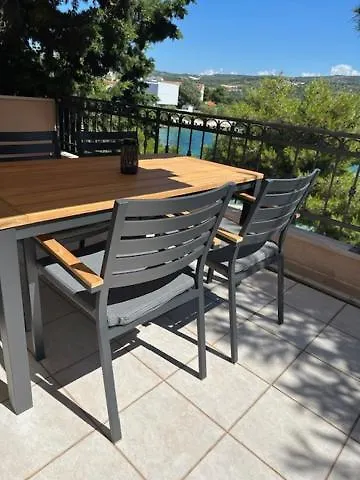 Zita Daire Rogoznica (Sibenik-Knin)